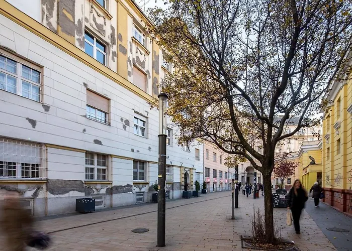 Historic Grace, Classical At Corvin * Budapest