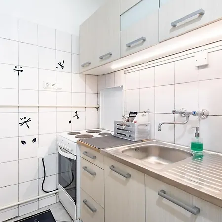 Historic Grace, Classical At Corvin