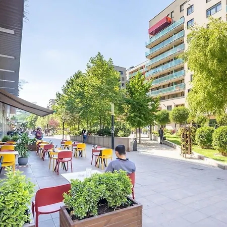 Apartment Historic Grace, Classical At Corvin