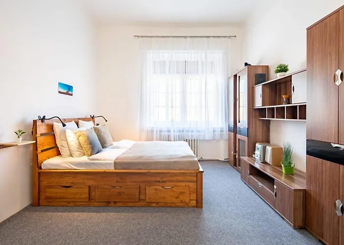 Historic Grace, Classical At Corvin *