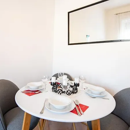 Historic Grace, Classical At Corvin Apartmán
