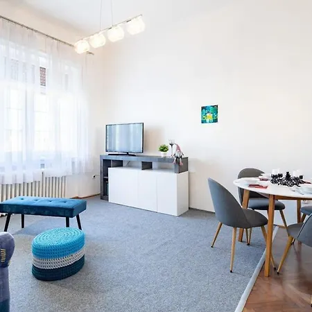 Apartmán Historic Grace, Classical At Corvin *