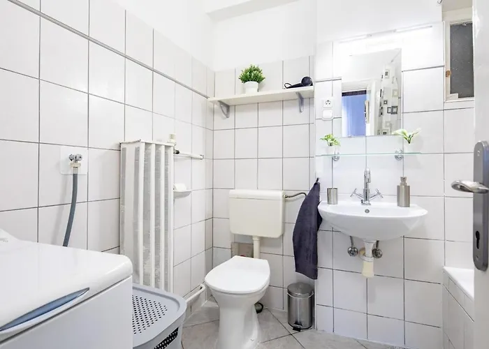 Historic Grace, Classical At Corvin Lägenhet Budapest